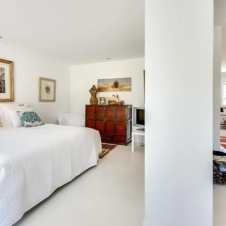 Villa In Cascais Up To 18 With Private Pool וילה קסקאיס