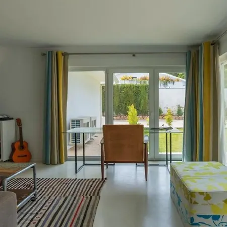 Villa In Cascais Up To 18 With Private Pool וילה קסקאיס