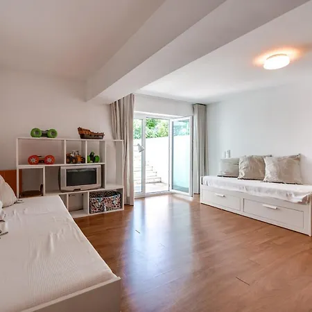 Villa In Cascais Up To 18 With Private Pool קסקאיס